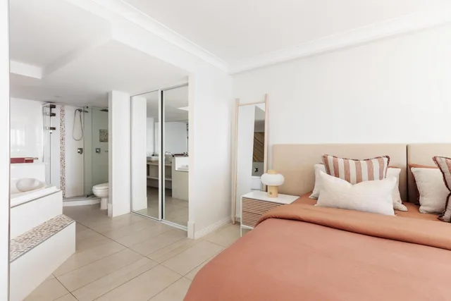 2 Bedrooms, Signature, Apartment, Ocean View, De Ville Apartments 3/8