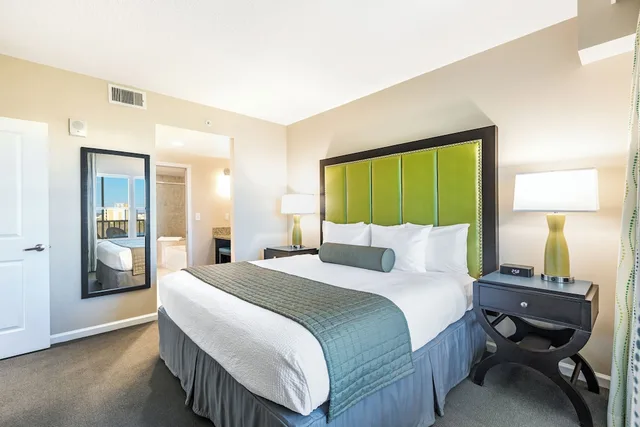 2 Bedrooms, Suite, King and Queen Bed, Fireworks View, 2 Sofa، Vacation Village At Parkway 1/10