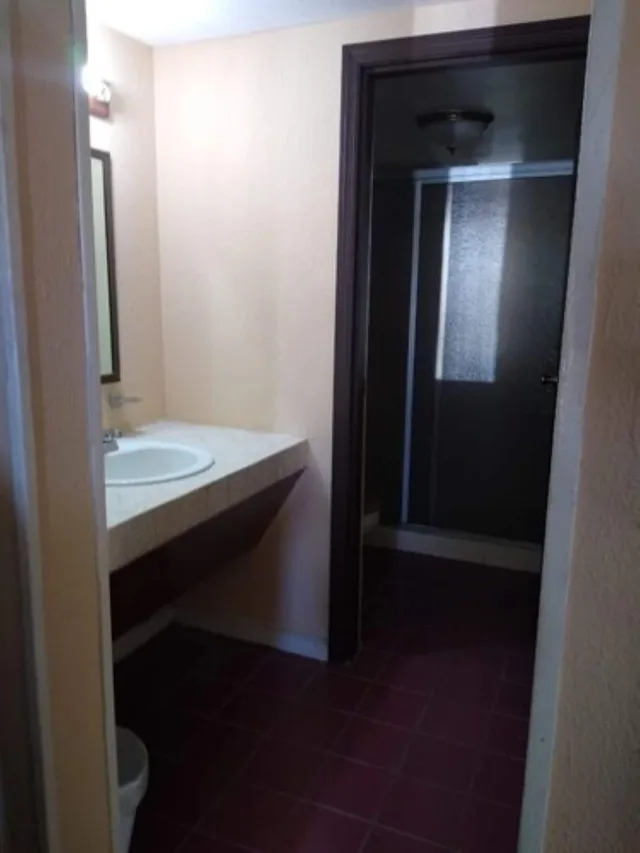جناح جونيور، Hotel Chula Vista 3/5