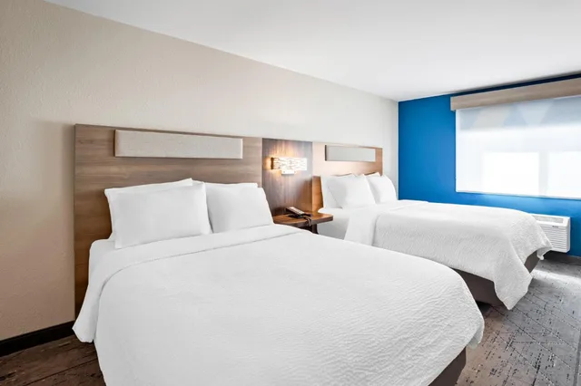 غرفة بسريرين منفصلين لذوي الإعاقة، Holiday Inn Express & Suites Tumwater - Olympia By IHG 3/9