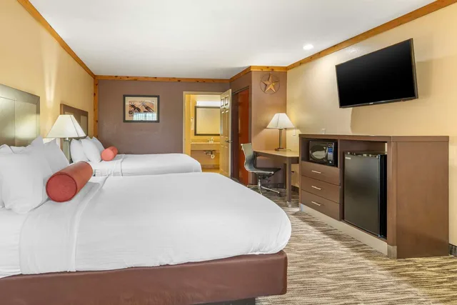 غرفة بسريرين كوين، Best Western Windwood Inn & Suites 3/4