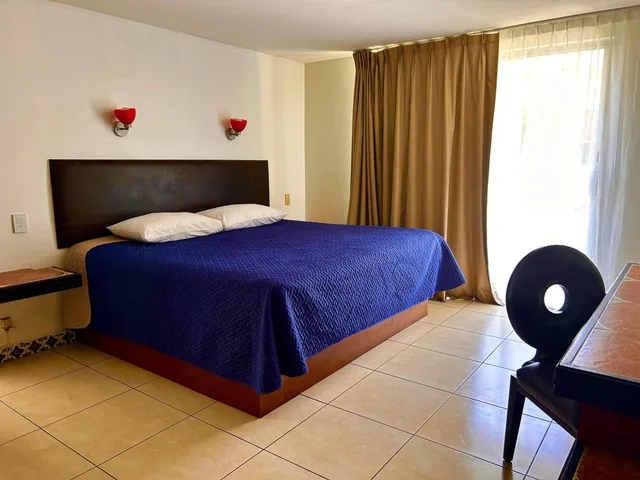 جناح جونيور، VF Villa Florencia Hotel 4/7