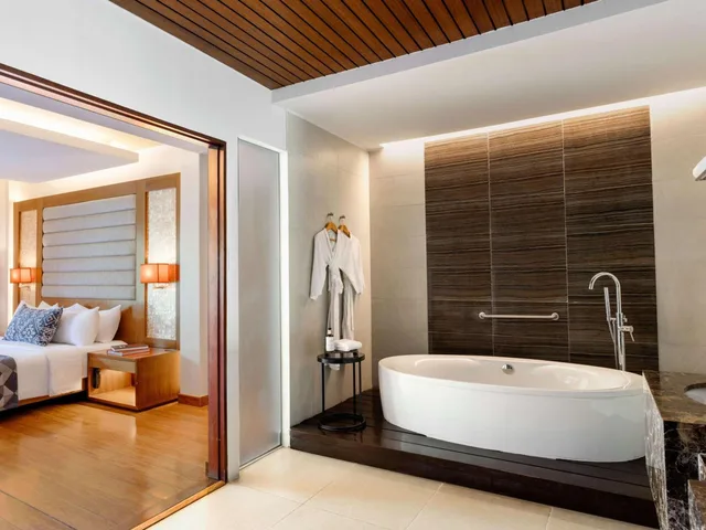 Beach, Suite، Movenpick Resort And Spa Boracay 5/6
