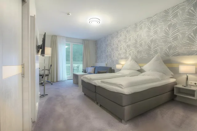 غرفة كومفورت بسرير مزدوج بحوض استحمام، Hotel Des Nordens 1/2