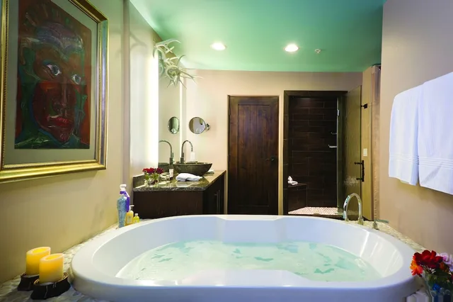 غرفة سوبيريور بسرير كينج بإطلالة على الفناء، El Monte Sagrado Resort 7/7
