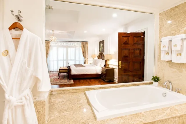 1 Bedroom, Heritage, Premier, Suite, King Bed، Dhavara Boutique Hotel 10/10