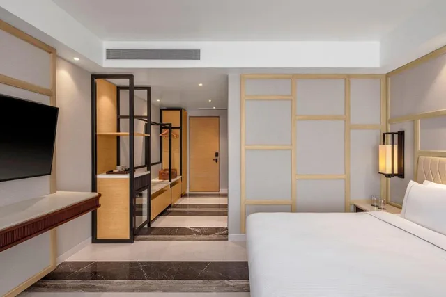 Room, King Bed, Courtyard View, The Westin Goa 10/16