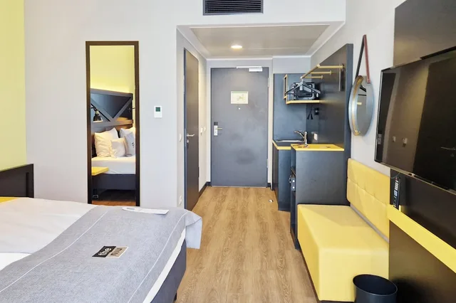 غرفة قياسية بسرير مزدوج، Holiday Inn - the niu, Fury Aschheim Messe, an IHG Hotel 2/9
