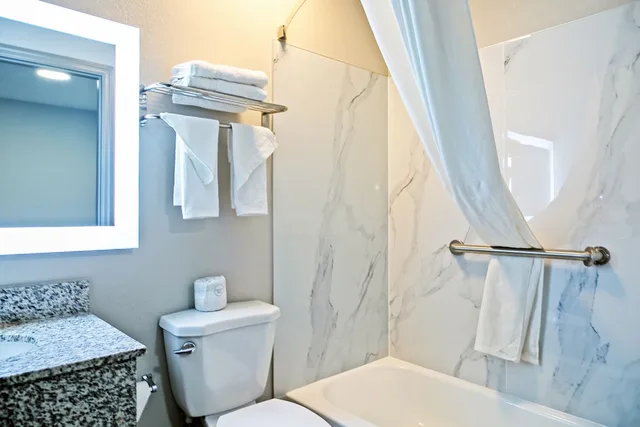 غرفة بسرير مزدوج لذوي الإعاقة، Days Inn by Wyndham Augusta/Fort Gordon 7/9