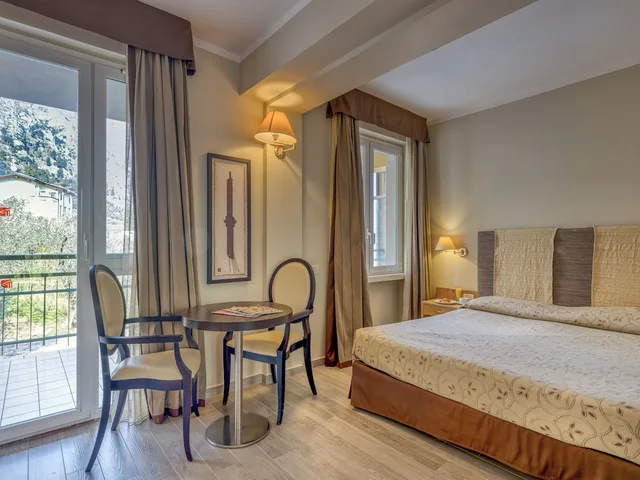 غرفة سوبيريور بسريرين منفصلين، Hotel Cristina 1/10