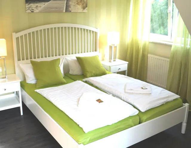 غرفة بشرفة مفردة بسرير مزدوج، REGIOHOTEL Schanzenhaus Wernigerode 2/6