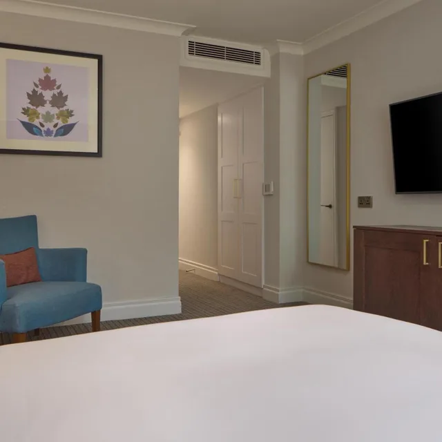Room, King Bed, Queen Bed, Accessible, DoubleTree by Hilton St Anne's Manor 3/10