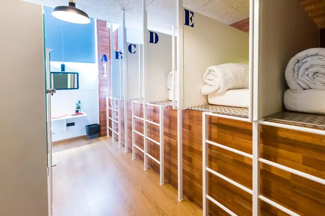 سكن مشترك مختلط بستة أسرّة، Far Home Bernabeu 1/1