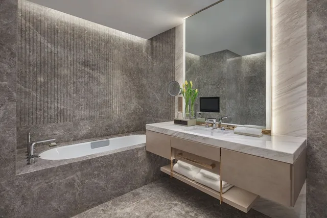 Regency, Deluxe, Suite, King Bed، Hyatt Regency Metropolitan Chongqing 2/2