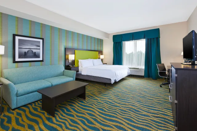 Room, King Bed, Accessible, Holiday Inn Express Suites Southport Oak Island Area 2/3