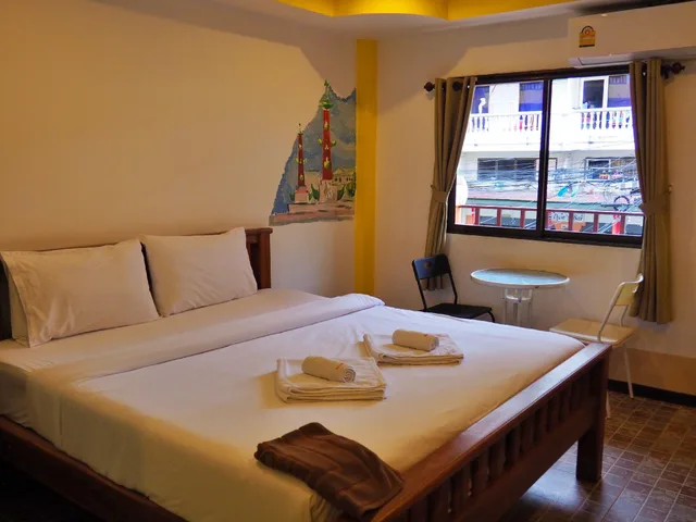غرفة بشرفة، Baanmaeresidence 1/2