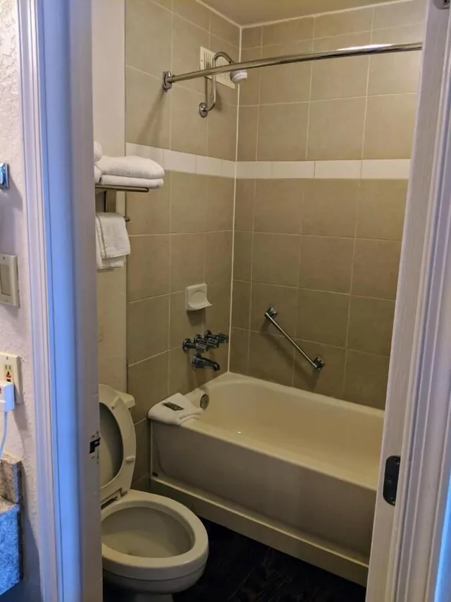 Room, 2 Double Beds, Days Inn by Wyndham Asheville West 7/8