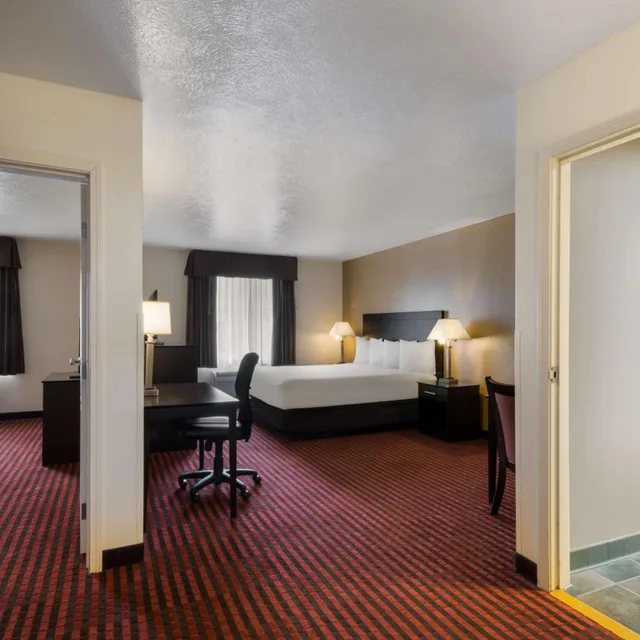 جناح، Best Western Salinas Valley Inn & Suites 5/8
