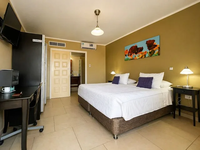 غرفة بسرير كينج، Eden Beach Resort 1/10