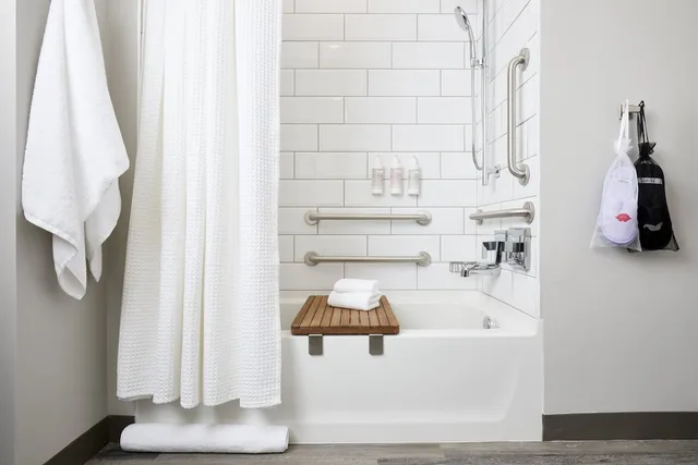 غرفة بسريرين كينج لذوي الإعاقة، Archer Hotel Tysons 4/7