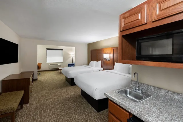 غرفة بسريرين كوين لذوي الإعاقة، Wingate by Wyndham College Station TX 7/7