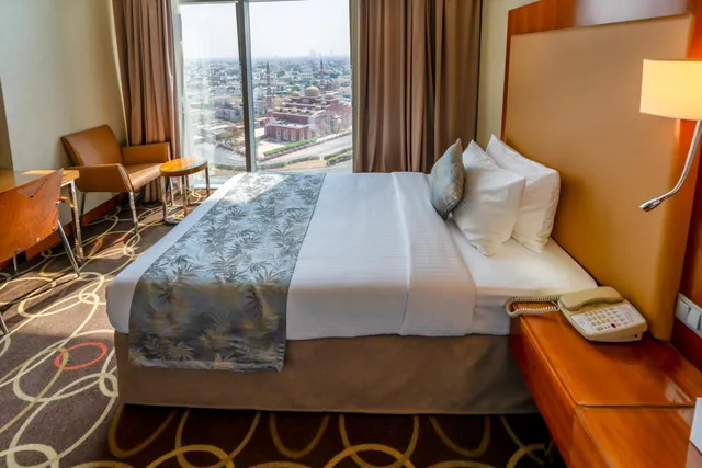 غرفة ديلوكس بسرير كينج، Montreal Barsha Hotel 4/9