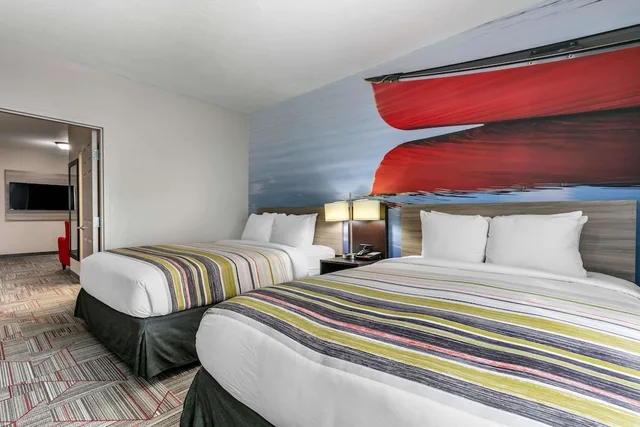 جناح بسريرين كوين مع أريكة، Clarion Pointe Columbus-Bradley Park 2/3