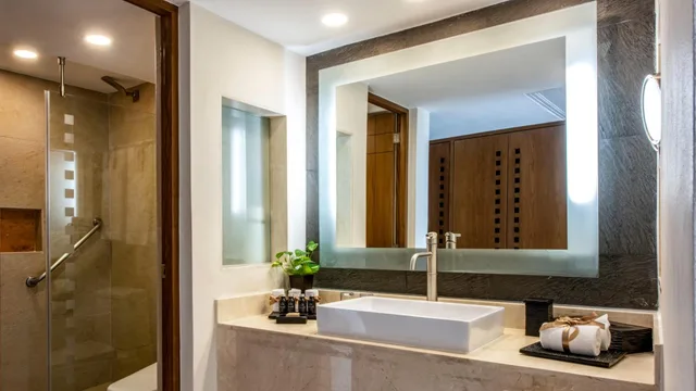 Deluxe, Suite, Sea View, Grand Park Royal Cancun All Inclusive 3/6
