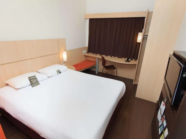 جناح بسرير مزدوج مع سرير إضافي، Ibis Medellin 4/9
