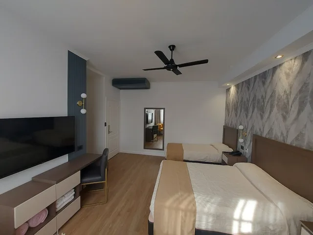 Superior, Triple, Double and Twin Beds, Hotel Internacional 3/3