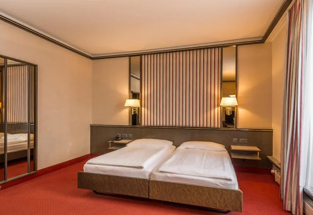 غرفة بسرير كينج، Hotel Monopol Luzern 5/10