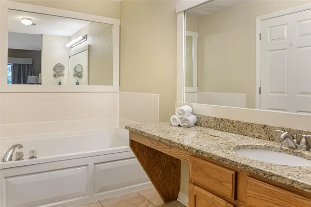 جناح ديلوكس بسرير كينج بغرفة نوم واحدة مع أريكة، Hilton Vacation Club Laurel Crest Pigeon Forge 5/11