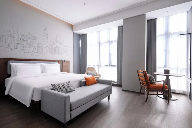 غرفة تنفيذية بسرير كينج بإطلالة على البحر، UrCove by Hyatt Shantou Zhugang New Town 1/1