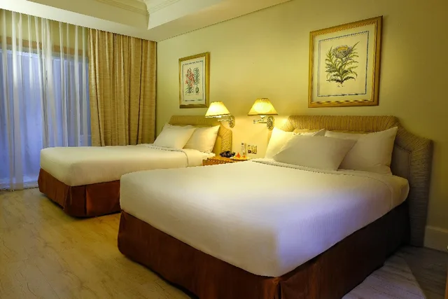 Upper, 2 Queen Beds، Subic Bay Yacht Club 2/2