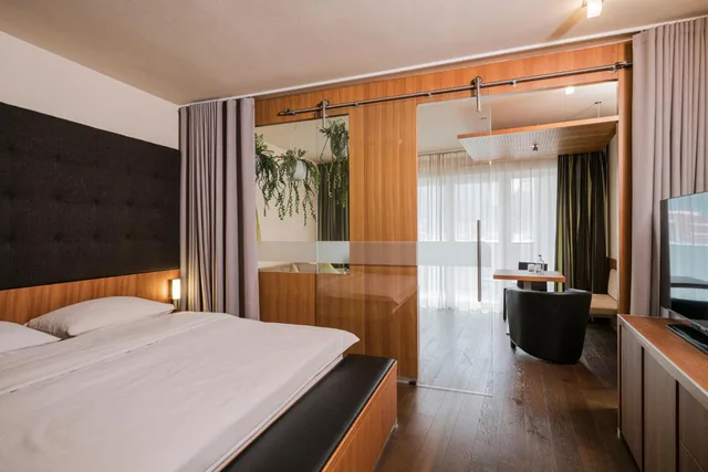 جناح جونيور بإطلالة على الجبل، Lindenhof Pure Luxury & Spa DolceVita Resort 2/8
