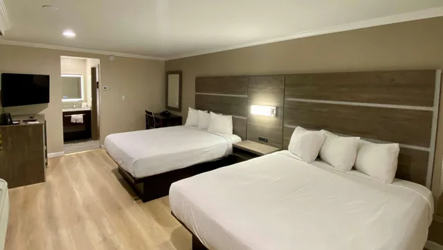 غرفة رباعية بسرير كوين، SureStay Hotel by Best Western Santa Cruz 1/6
