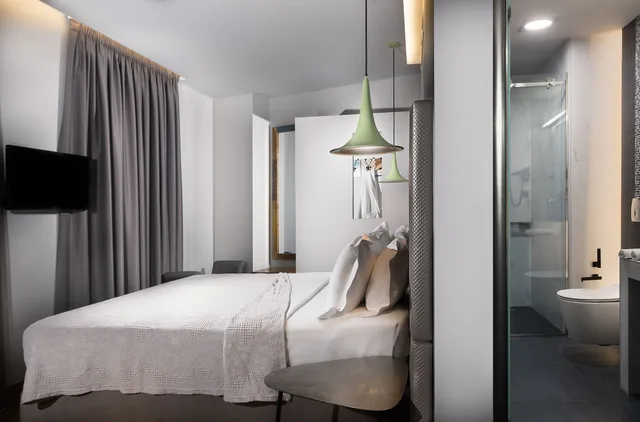 جناح جونيور بسرير كوين بشرفة، 360 Degrees Pop Art Hotel 5/8