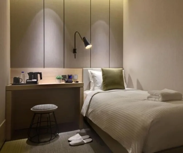 Solo, Single Bed, Shared Bathroom, Aerotel Singapore Transit Hotel Terminal 1 1/1