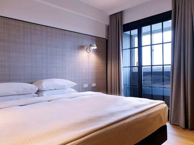 Scenic, Queen Bed, No Window، River Inn Kenting 1/5