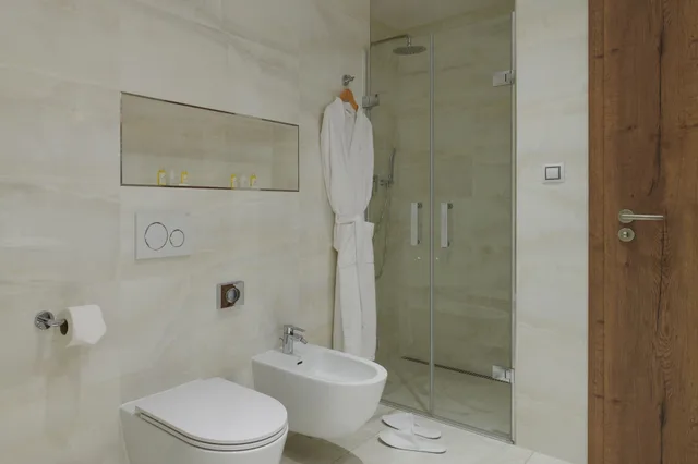 جناح جونيور بسرير كوين، Hotel Passage 2/7