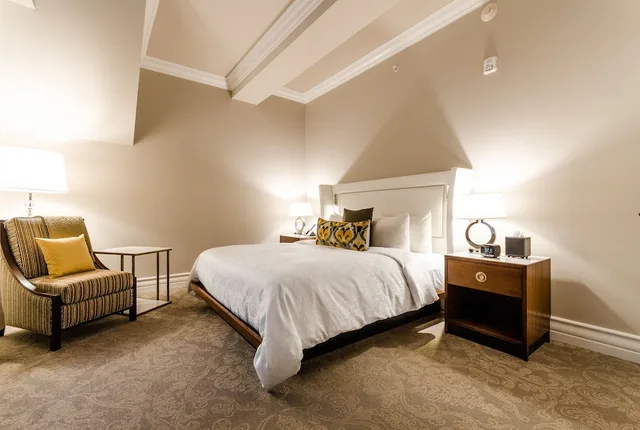 جناح بسرير كينج مع أريكة، Hotel Birks Montreal 1/2