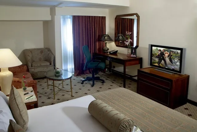 Traveller, World, Double Bed، Avari Hotel Lahore 4/6