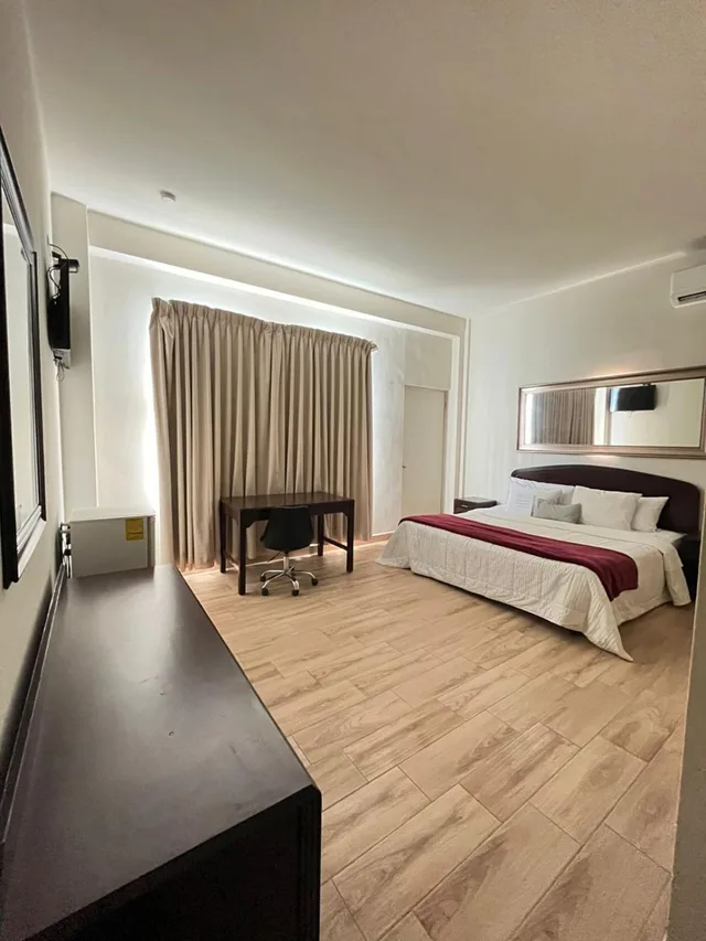 جناح جونيور بشرفة، Hotel Plaza Del Arco Express 5/10