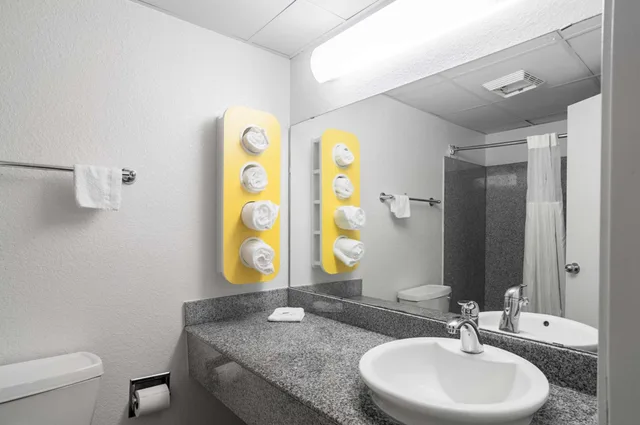 غرفة ديلوكس رباعية للمدخنين، Motel6 Oklahoma City, OK - South 9/10