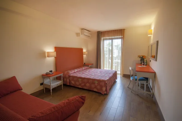 غرفة سوبيريور بسريرين منفصلين وسرير بطابقين، Hotel Royal Village 6/10
