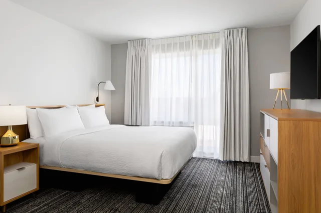 Studio, King Bed, Accessible, TownePlace Suites Iron Mountain 2/4