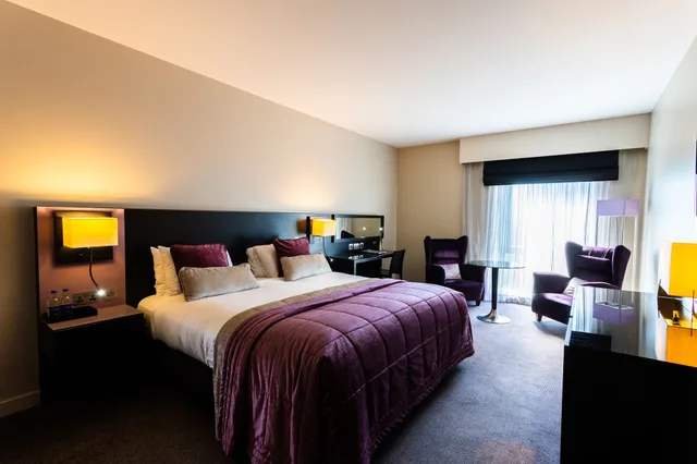 غرفة بسرير مزدوج لذوي الإعاقة، Guildford Harbour Hotel 4/4