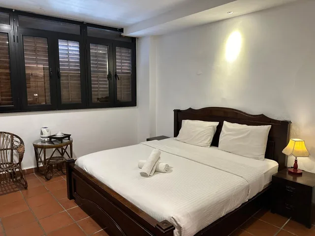 Deluxe, Double Bed, Armenian Suite 1/3