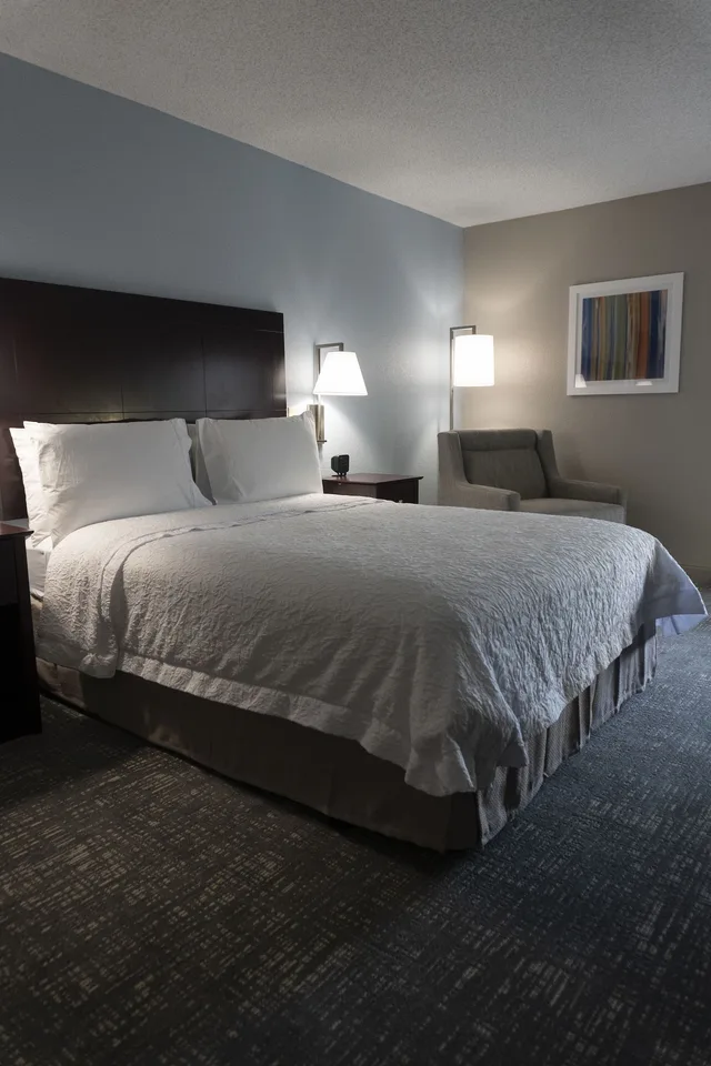 غرفة قياسية بسرير كينج مع أريكة، Hampton Inn Rock Hill 4/7