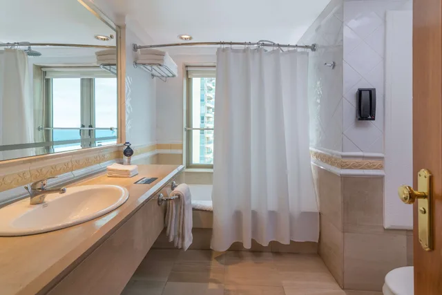 Master, Suite, Single, King Bed, Ocean Front, Catalonia Santo Domingo 5/8